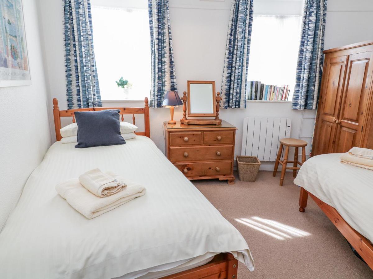 8B Fore Street Salcombe Exterior photo